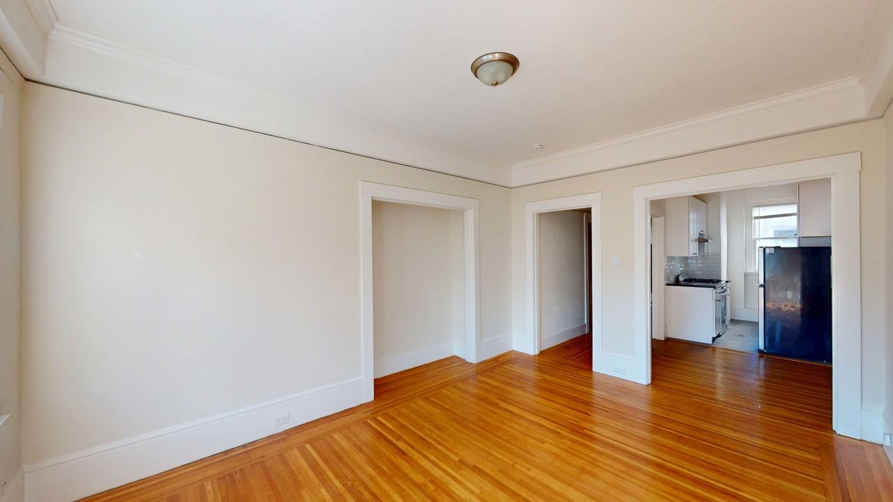 331 Hyde St #10 - Photo 2 of 9