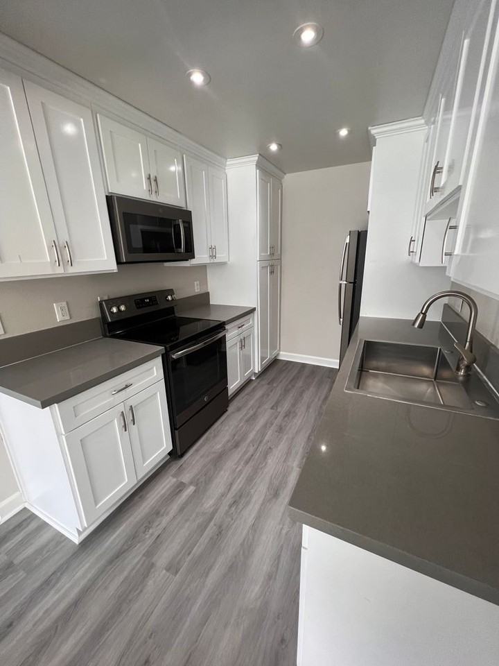 7720 Crescent Ave - Photo 2 of 22