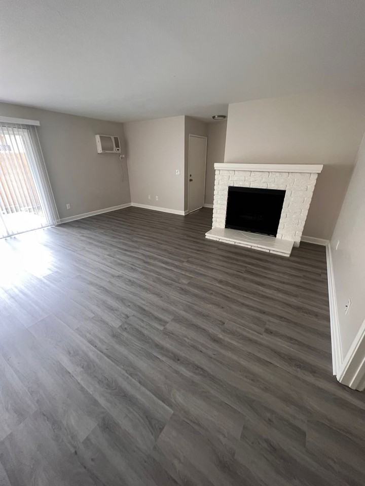 7720 Crescent Ave - Photo 3 of 22