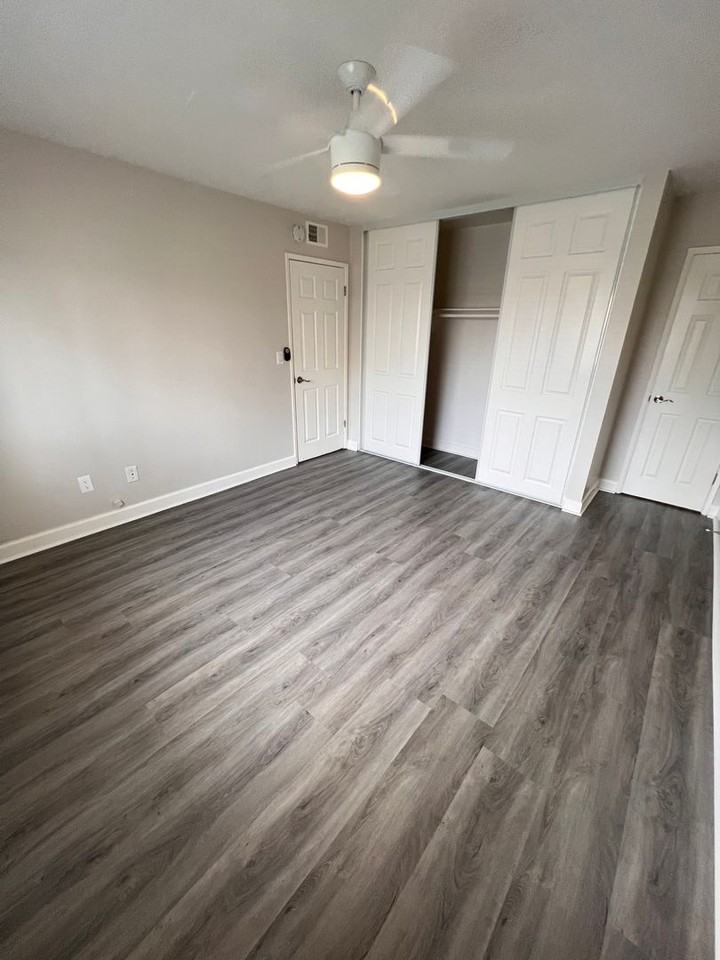 7720 Crescent Ave - Photo 6 of 22