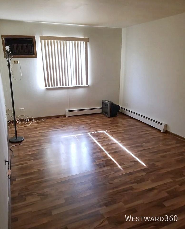 17985 Amherst Ct #204 - Photo 4 of 8