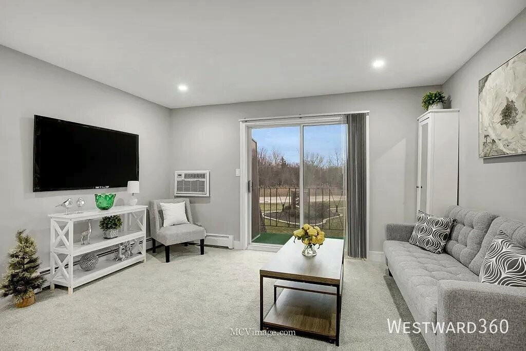 17985 Amherst Ct #204 - Photo 6 of 8