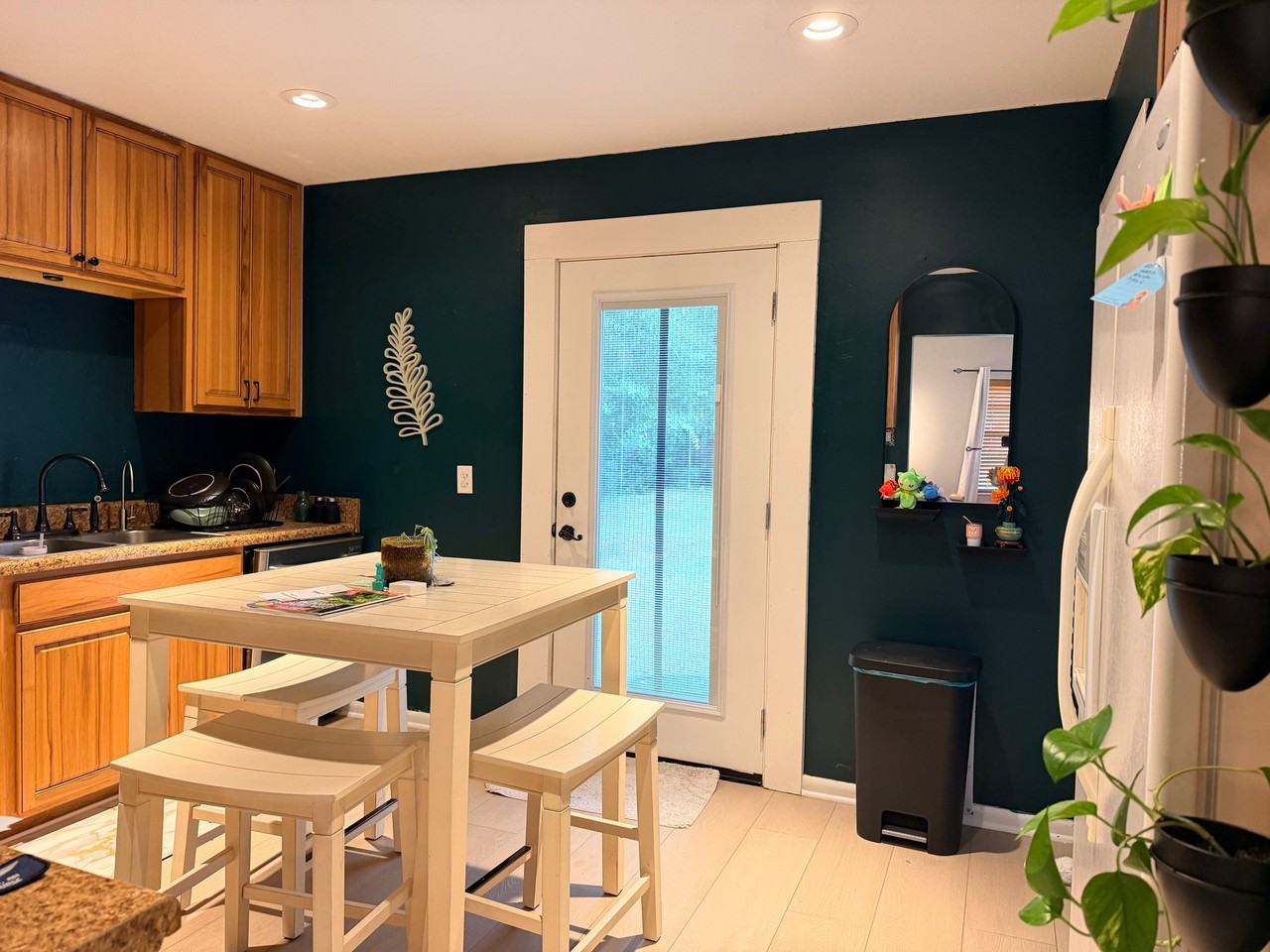 400 Davenport Ave - Photo 3 of 13