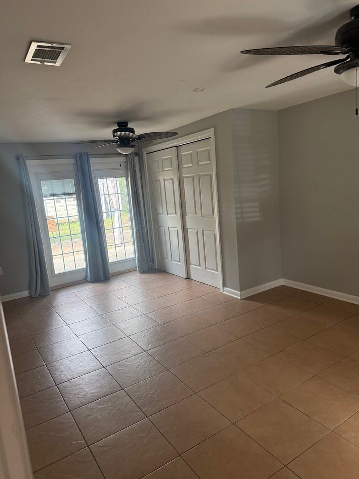 400 Davenport Ave - Photo 7 of 13