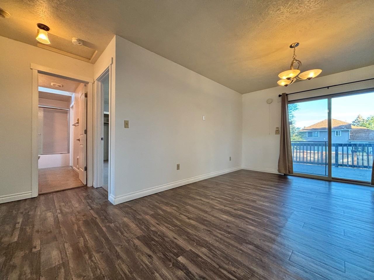 14413 E Broadway Ave - Photo 4 of 20