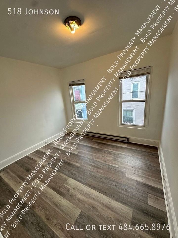 518 Johnson St - Photo 6 of 9