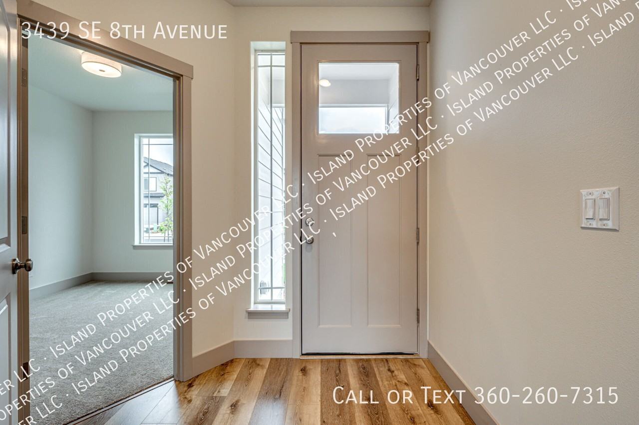 3439 Se 8th Ave - Photo 3 of 34