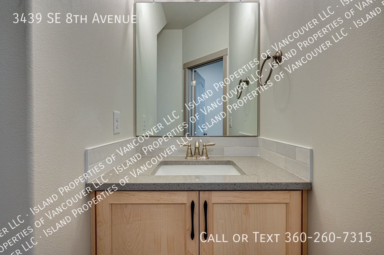 3439 Se 8th Ave - Photo 6 of 34