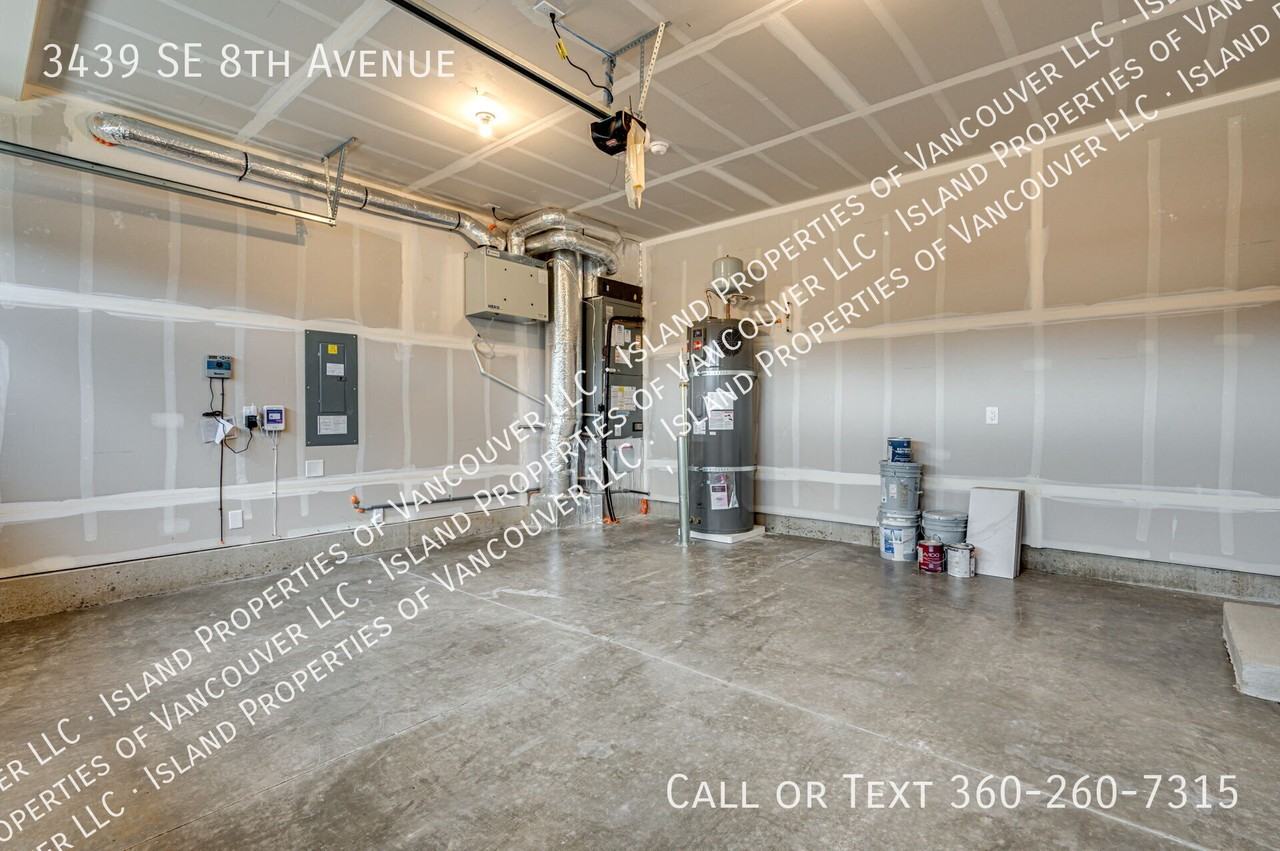 3439 Se 8th Ave - Photo 7 of 34