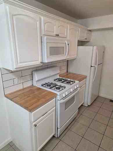 691 N 6th St #1 - Photo 2 of 14