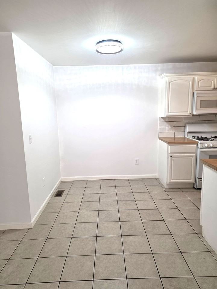 691 N 6th St #1 - Photo 6 of 14