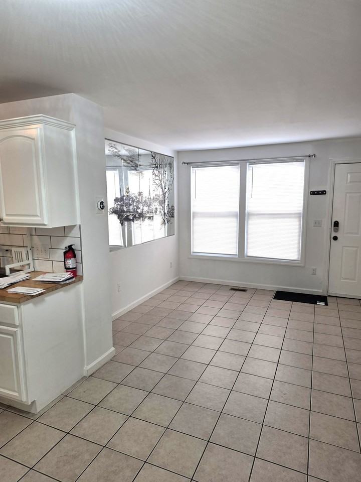 691 N 6th St #1 - Photo 7 of 14