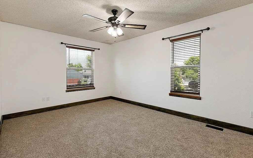 1250 Firefly Cir - Photo 6 of 18