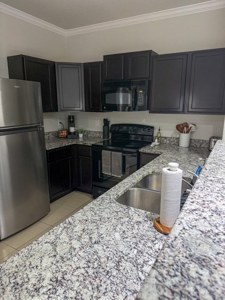 4824 Appleseed Ct - Photo 3 of 8