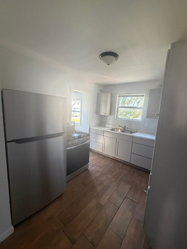 1193 Geers Ave - Photo 5 of 12