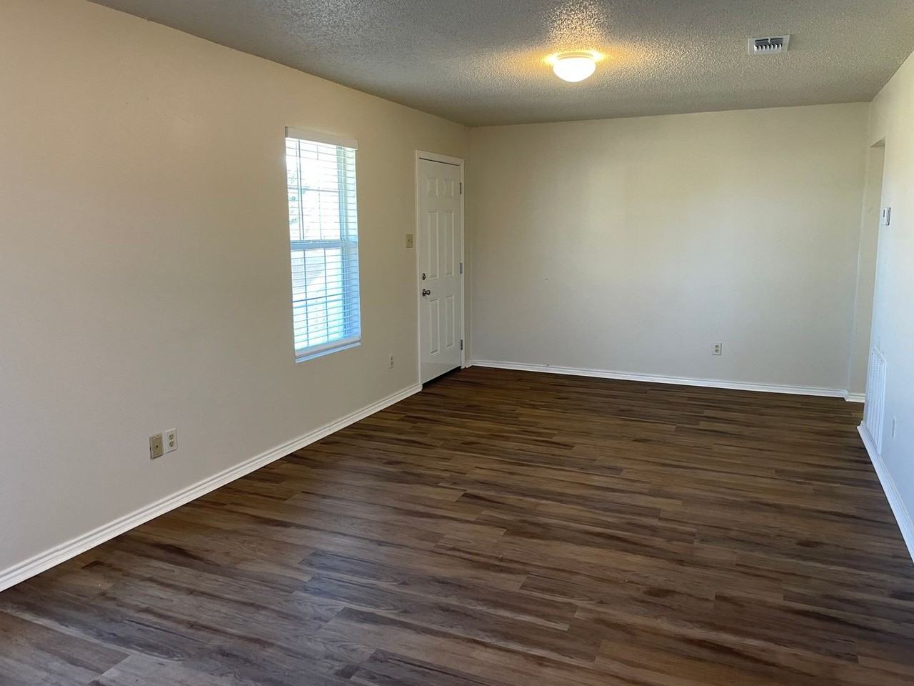 808 Henderson Blvd - Photo 6 of 14
