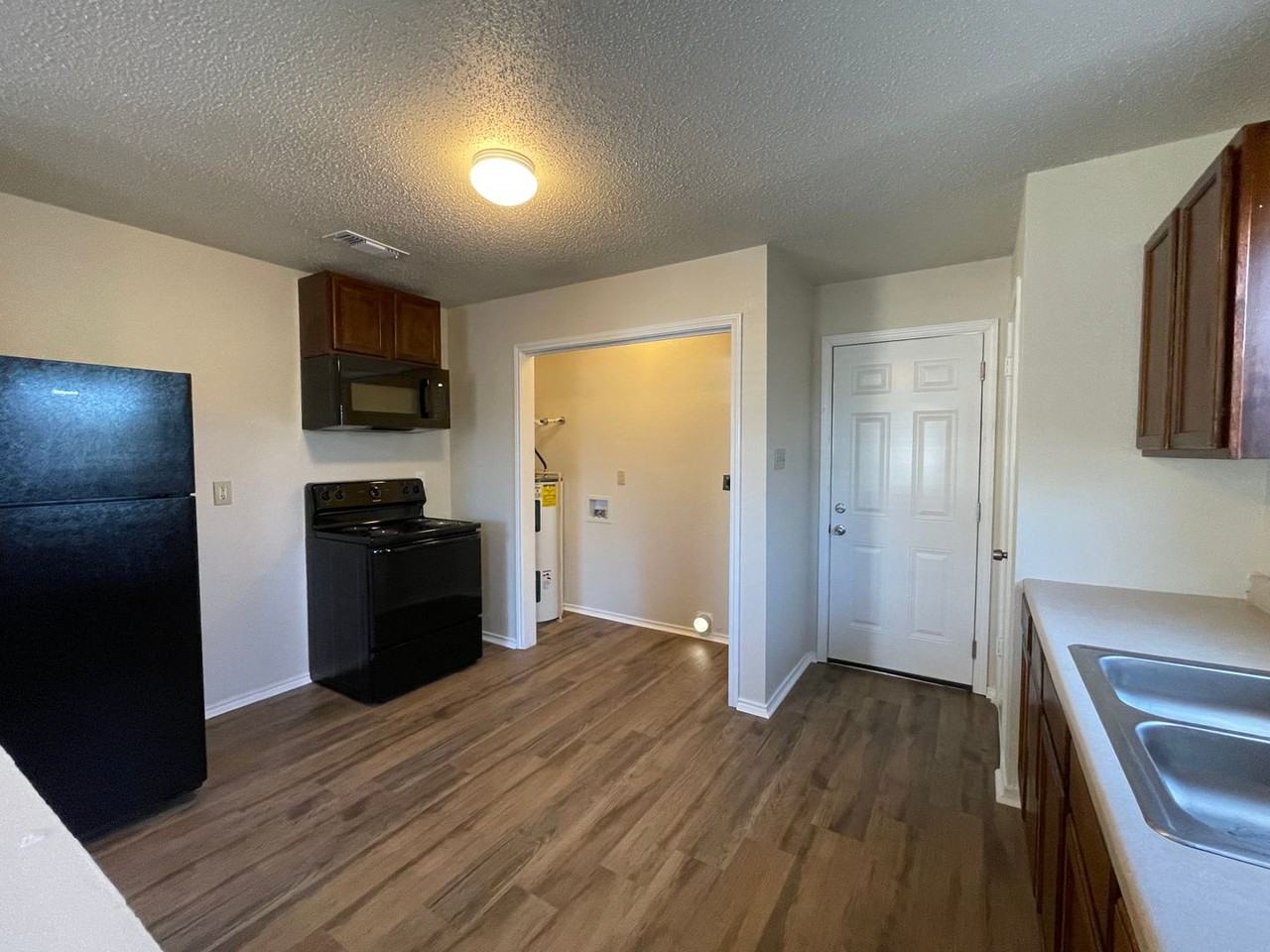 808 Henderson Blvd - Photo 7 of 14