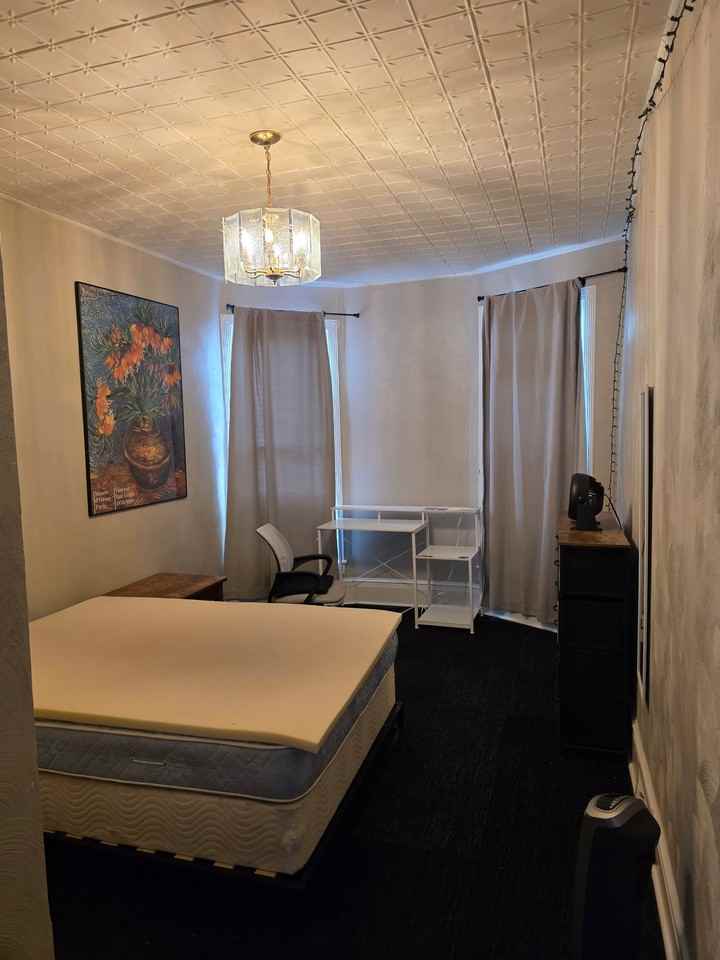 136 W 7th St - Photo 7 of 13
