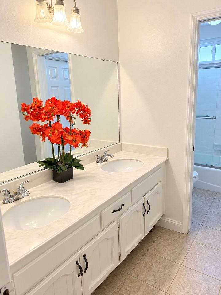 22322 Wallingford Ln - Photo 3 of 4