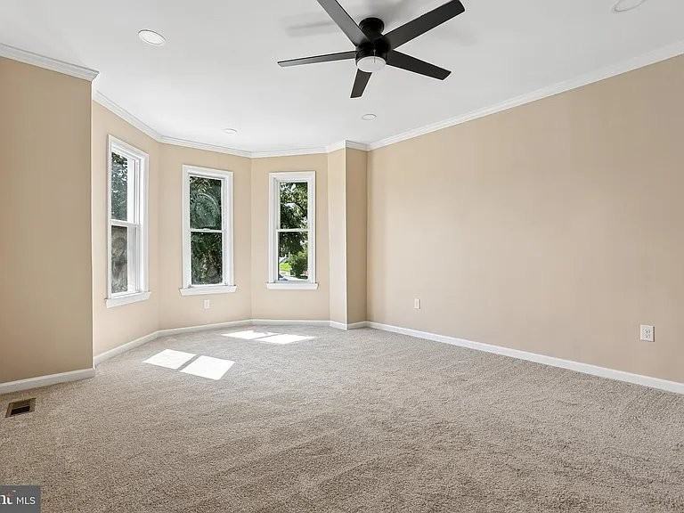 1517 N Ellamont St - Photo 2 of 10