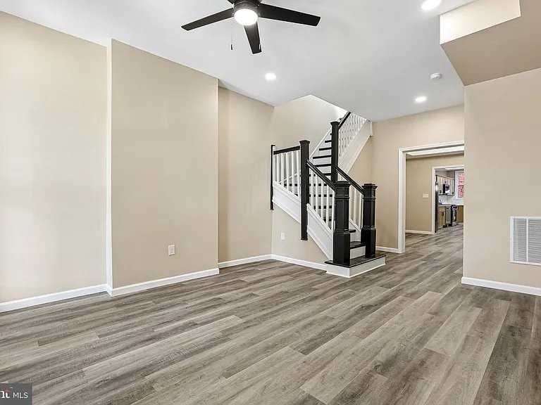1517 N Ellamont St - Photo 5 of 10