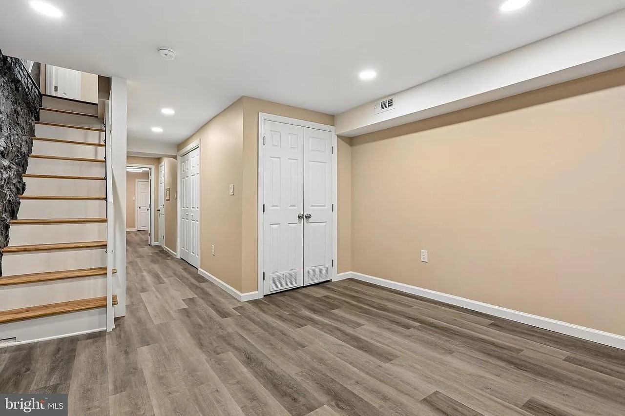 1517 N Ellamont St - Photo 7 of 10