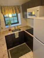 featured image of 240 Harris St #11