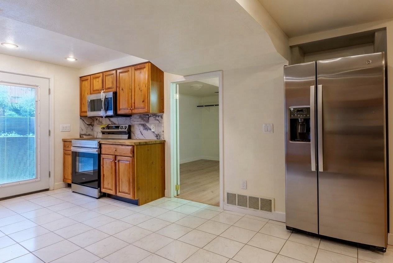 4502 Sw - Photo 3 of 20