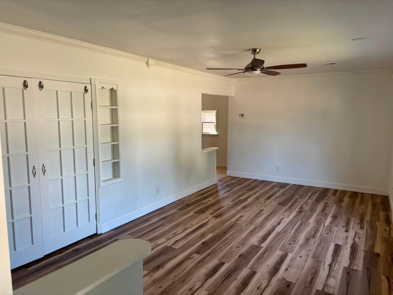 110 E 34th St - Photo 5 of 21