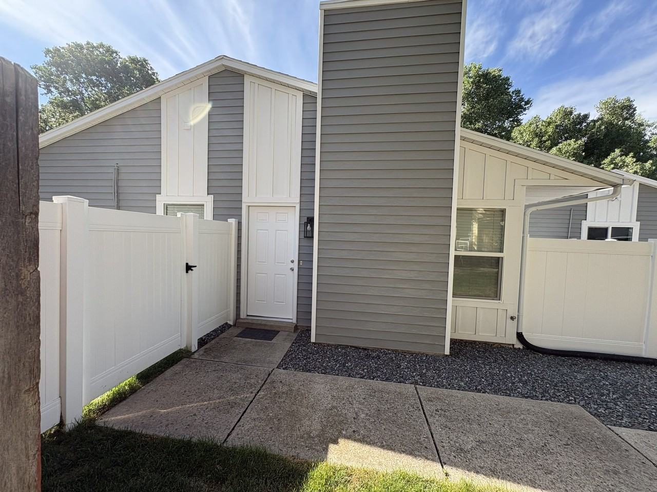 765 Lupine Ct - Photo 2 of 14