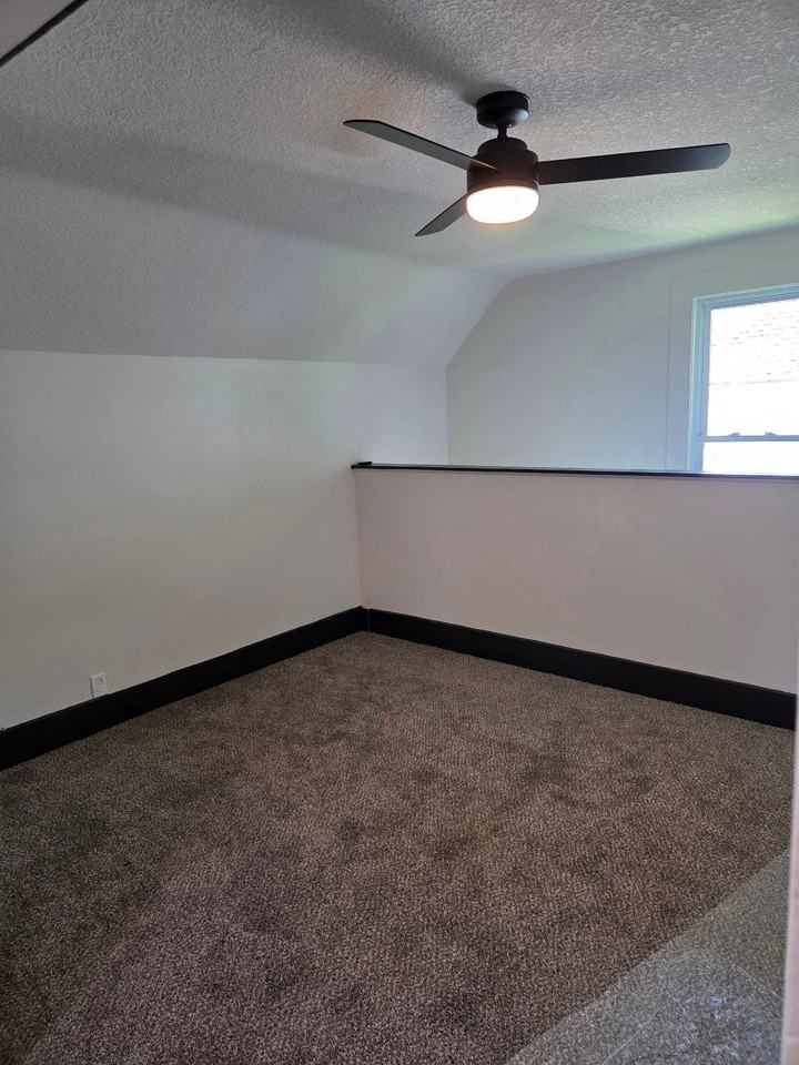 113 Sargent St #B - Photo 2 of 9