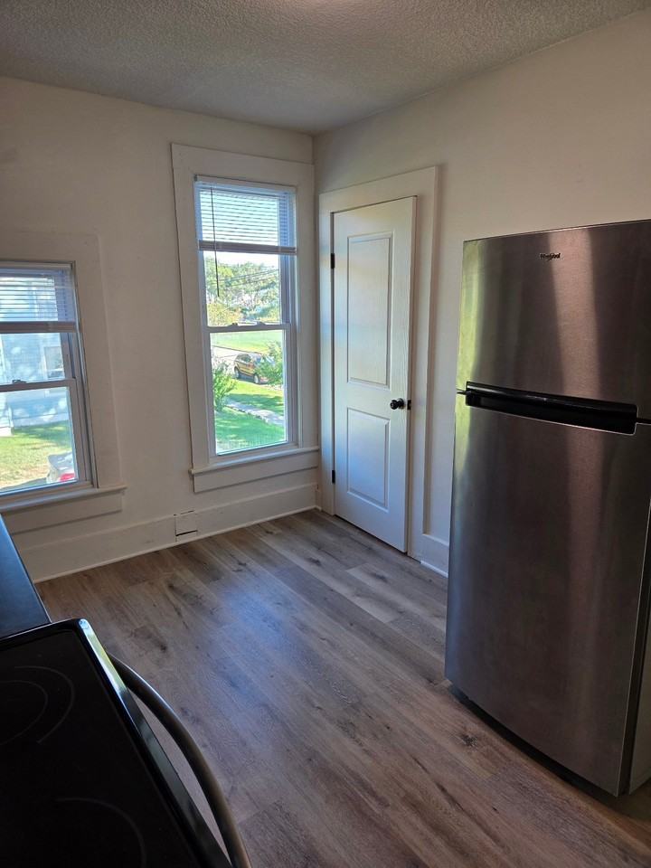 113 Sargent St #B - Photo 3 of 9