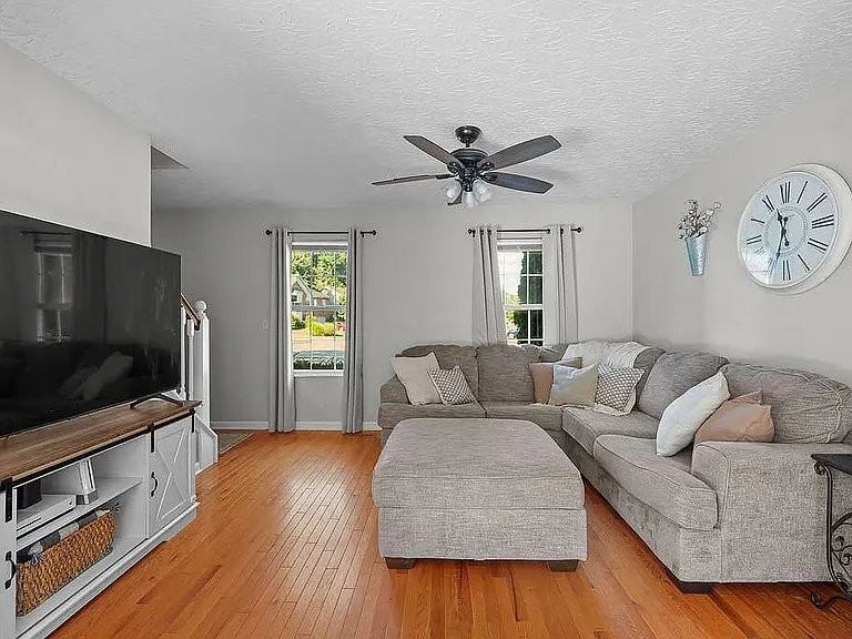 2700 Dorado Ct - Photo 4 of 20