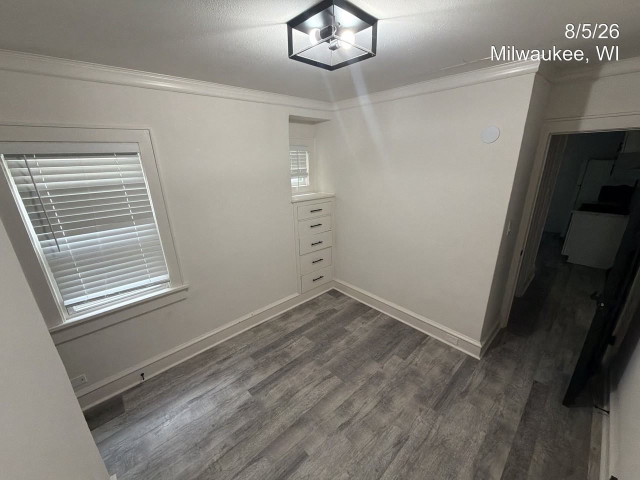 3215 N Bartlett Ave #1 - Photo 3 of 9