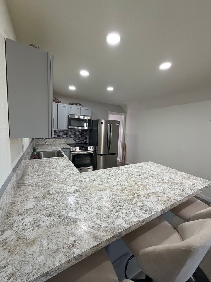 595 Griffey Ln - Photo 2 of 9
