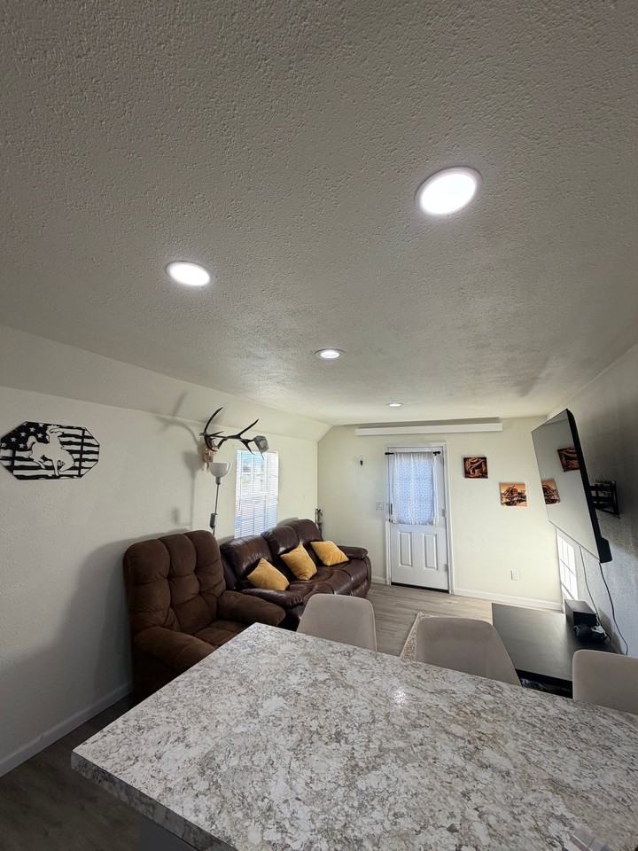 595 Griffey Ln - Photo 3 of 9