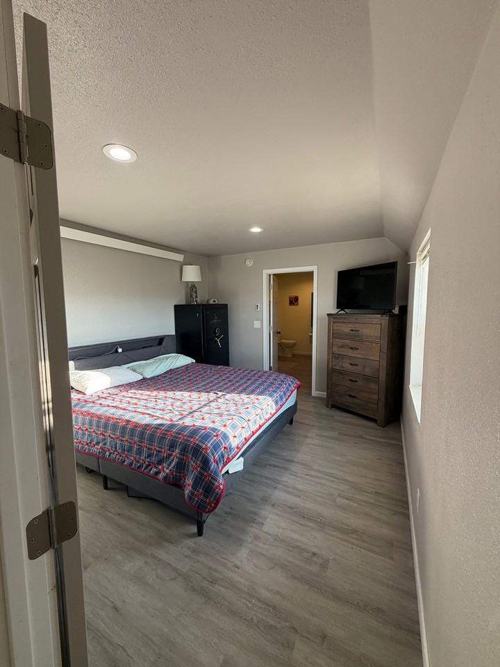 595 Griffey Ln - Photo 5 of 9