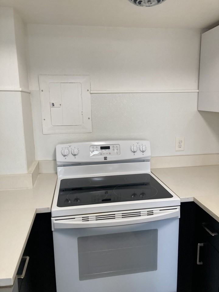 98105 4744.5 22Nd Ave Ne, Seattle, Wa #4744-5 - Photo 2 of 9