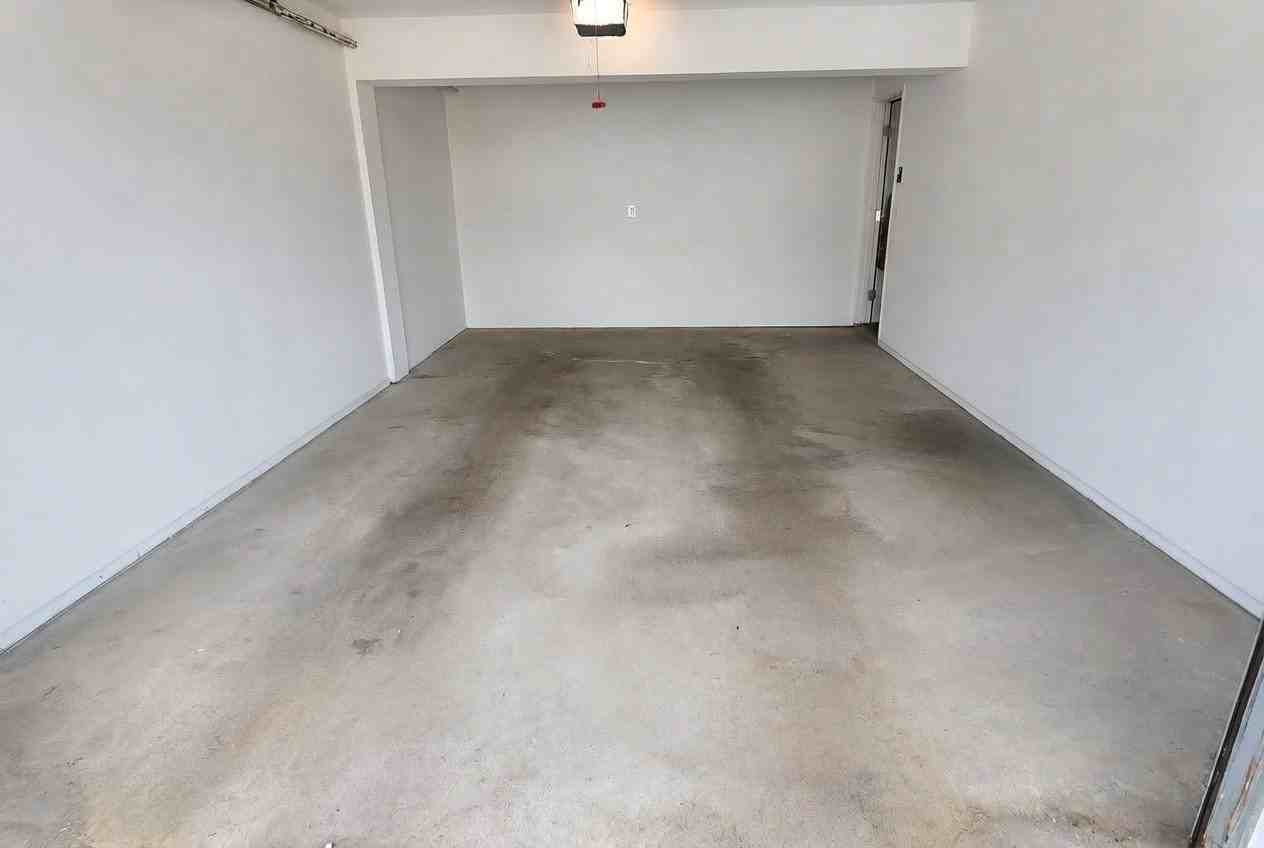 84 Tennis Plaza Rd - Photo 2 of 20