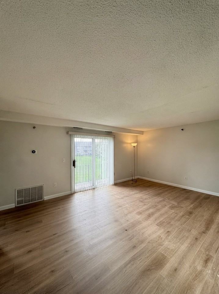 84 Tennis Plaza Rd - Photo 5 of 20