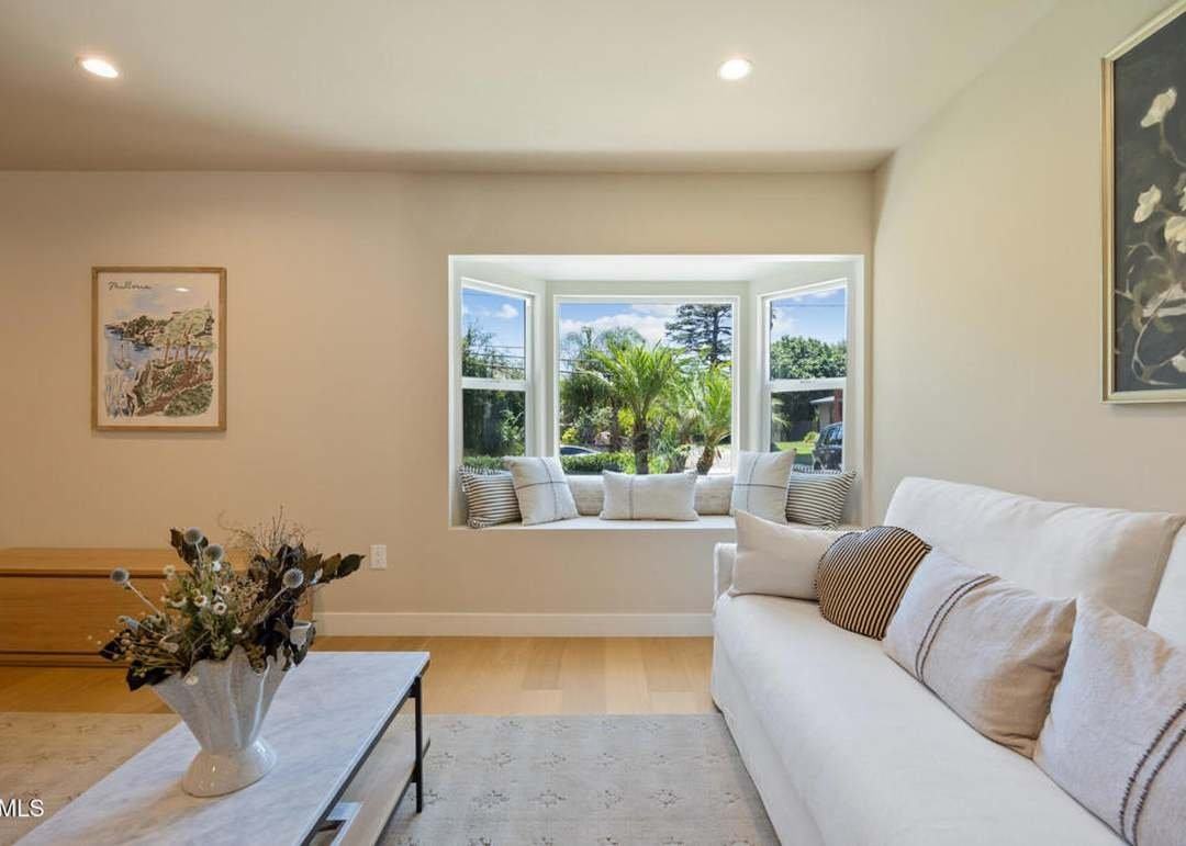2187 Garfias Dr - Photo 4 of 19