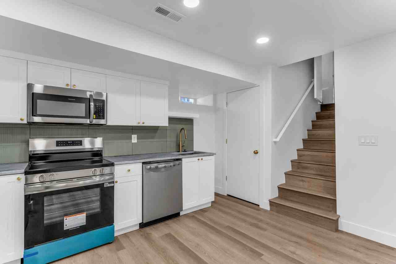 166 E Kelsey Ave - Photo 2 of 20