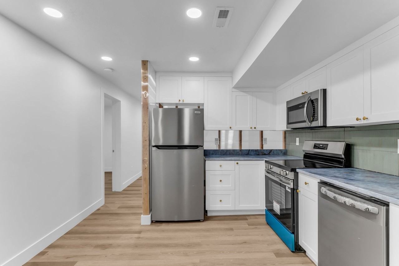 166 E Kelsey Ave - Photo 5 of 20