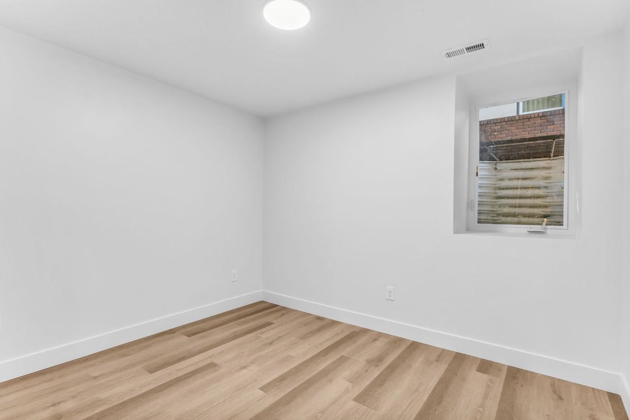 166 E Kelsey Ave - Photo 6 of 20