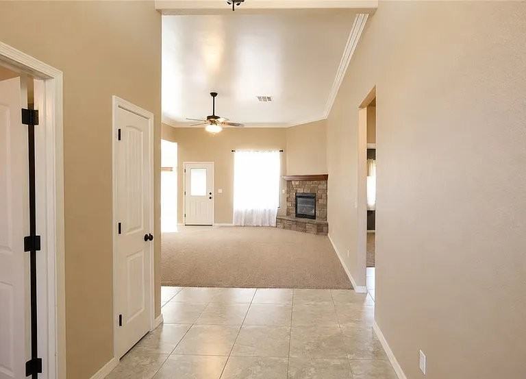 2086 Buena Vista Dr - Photo 4 of 20