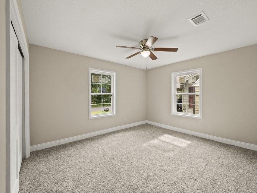 921 Lake Court Dr - Photo 7 of 10