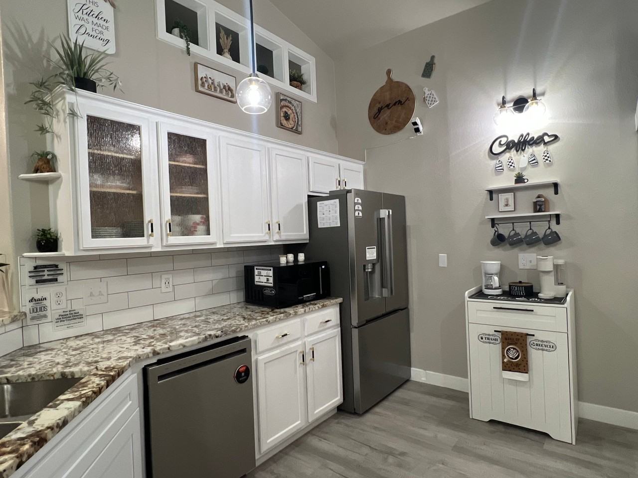 1039 Nepean Dr Se #ROOM - Photo 5 of 21