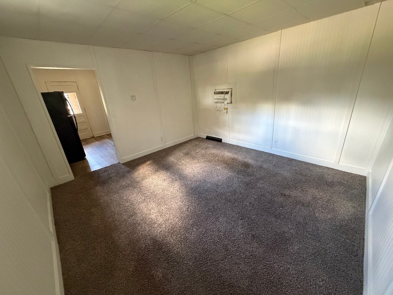 807 N Main St - Photo 6 of 7