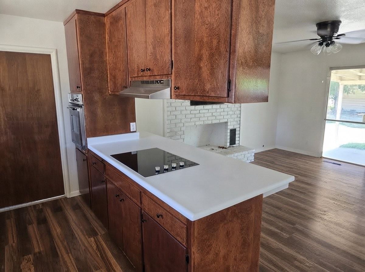 438 Roscoe Rd - Photo 3 of 7