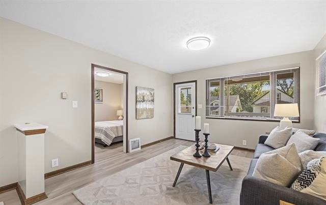 3324 N 59th St - Photo 3 of 14